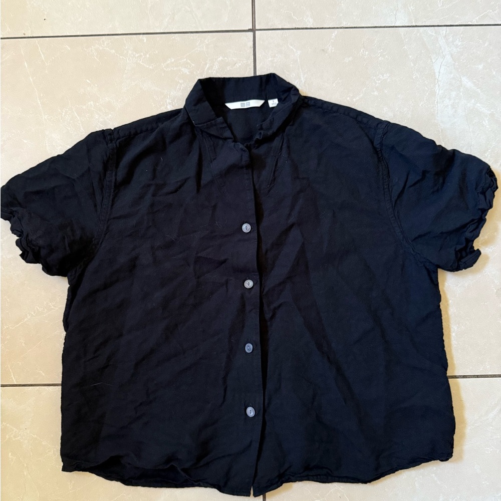 Uniqlo Woman’s Black Button Up Short Sleeve Sz Small